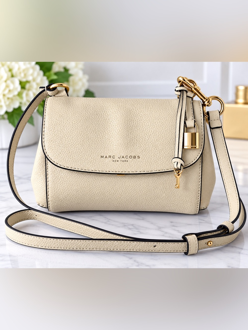 Marc Jacobs Boho Grind Pebbled Leather Crossbody Bag Marshmallow Ivory EUC